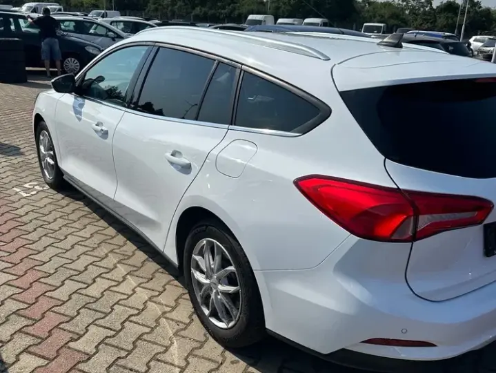 Ford Focus MK4 1.5 EcoBlue Start-Stopp-System COOL&CONNECT