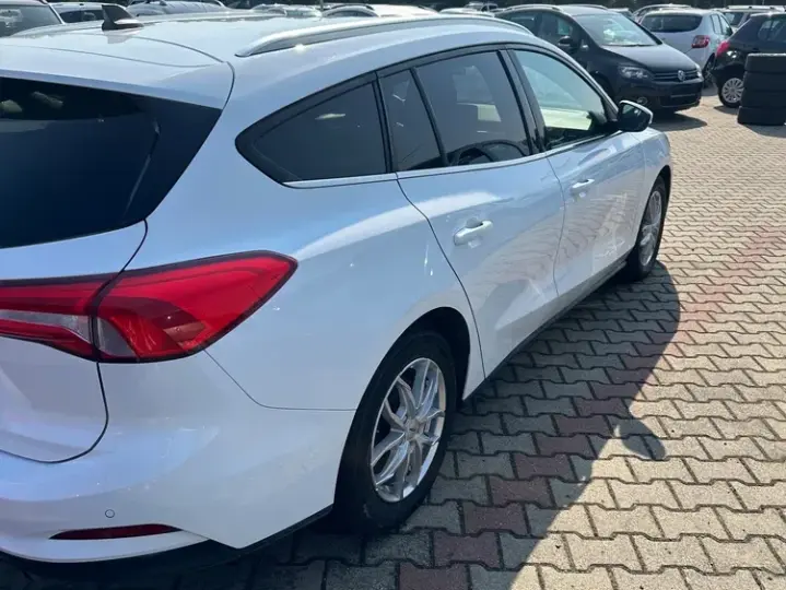Ford Focus MK4 1.5 EcoBlue Start-Stopp-System COOL&CONNECT