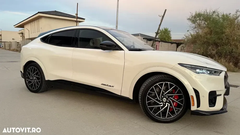 Ford Mustang Mach-E AWD 358 kW 91 kWh GT — imagine 3