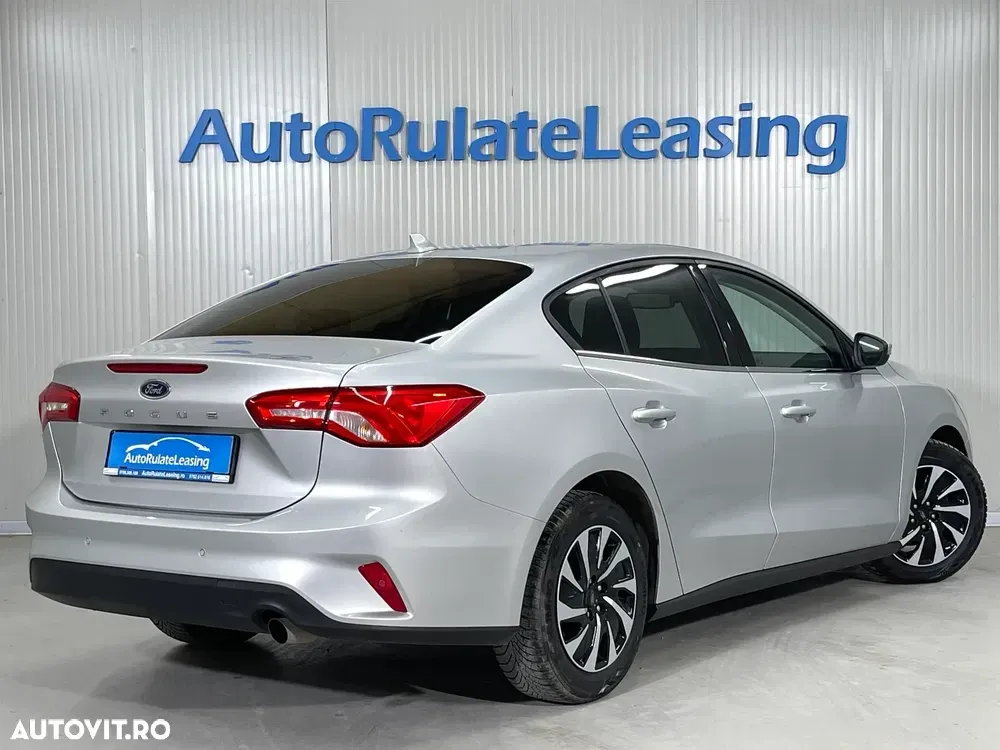 Ford Focus MK4 1.0 EcoBoost Titanium — imagine 3
