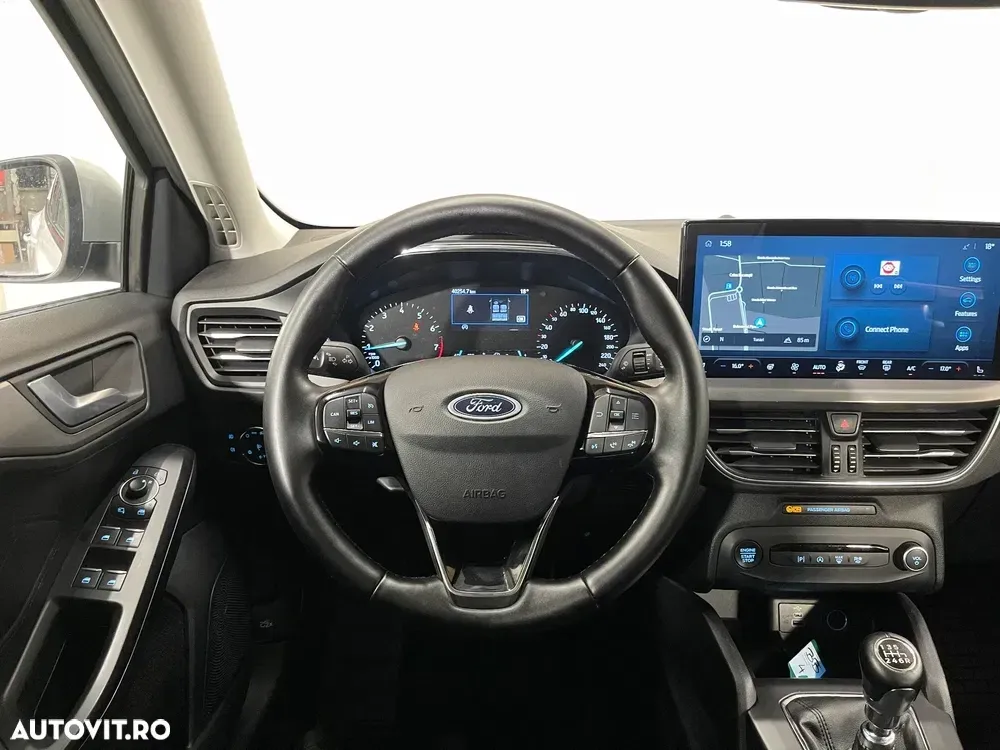 Ford Focus MK4 1.0 EcoBoost Titanium — imagine 6