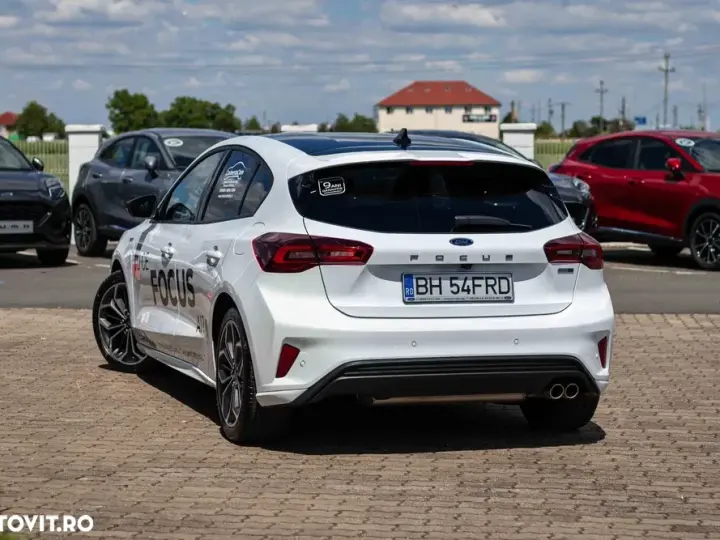 Ford Focus MK4 1.0 EcoBoost MHEV ST-Line X