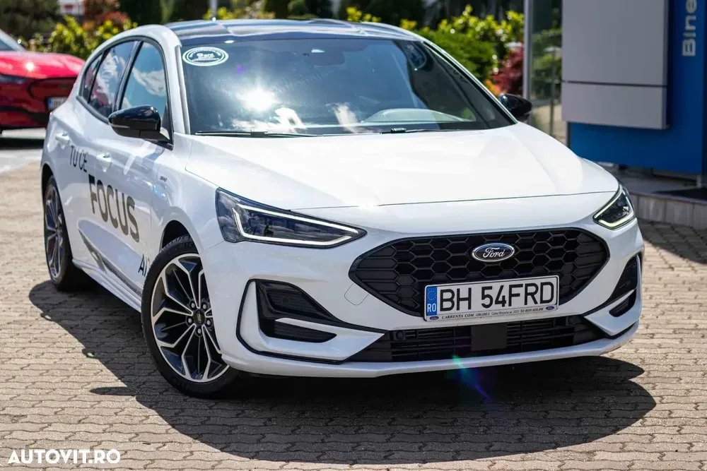 Ford Focus MK4 1.0 EcoBoost MHEV ST-Line X — imagine 4