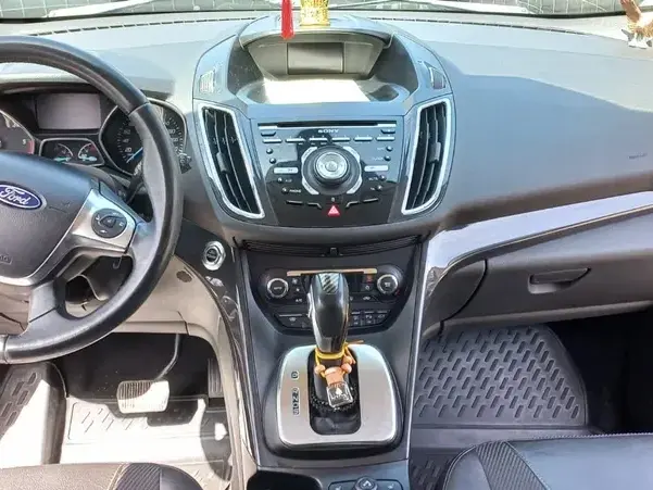 Ford Kuga II 2.0 TDCi Powershift 4WD Titanium