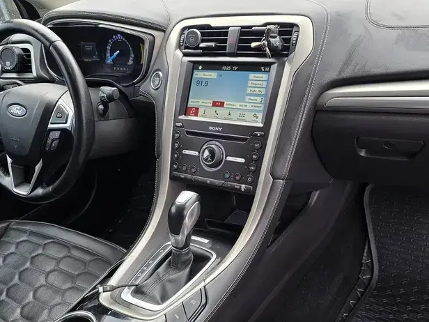 Ford Mondeo 2.0 HEV Vignale