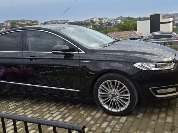 Ford Mondeo 2.0 HEV Vignale