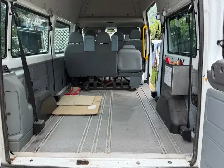 Ford Transit LWB Kombi Ambiente