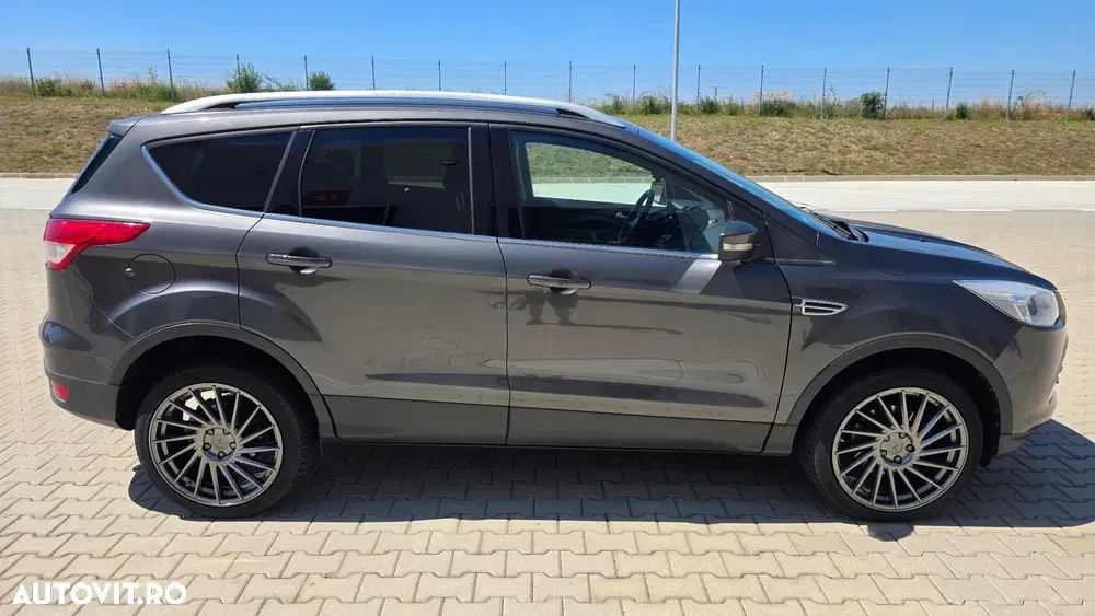 Ford Kuga — imagine 4