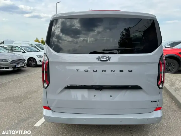 Ford Tourneo Custom Bus 320L 2.0 EcoBlue 170 CP 8AT L2H1 AWD Titanium X