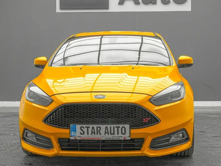 Ford Focus MK3 2.0 EcoBoost ST mit Leder-Exclusiv-Paket