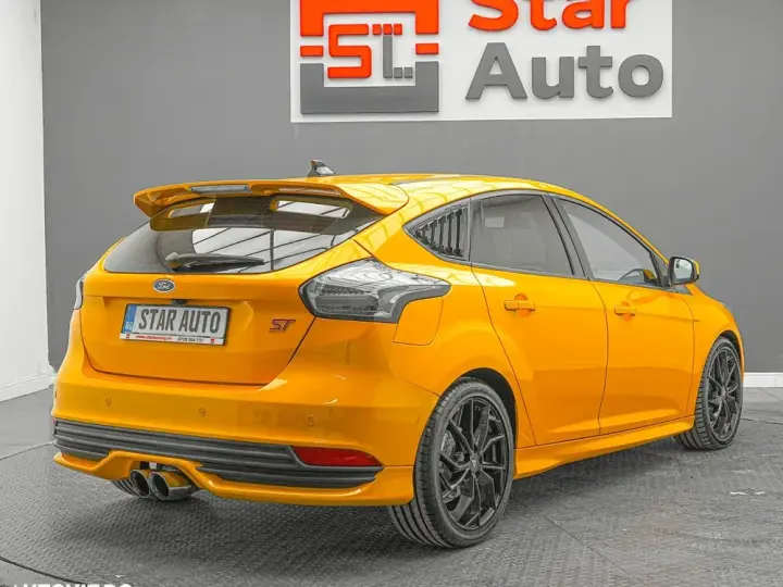 Ford Focus MK3 2.0 EcoBoost ST mit Leder-Exclusiv-Paket