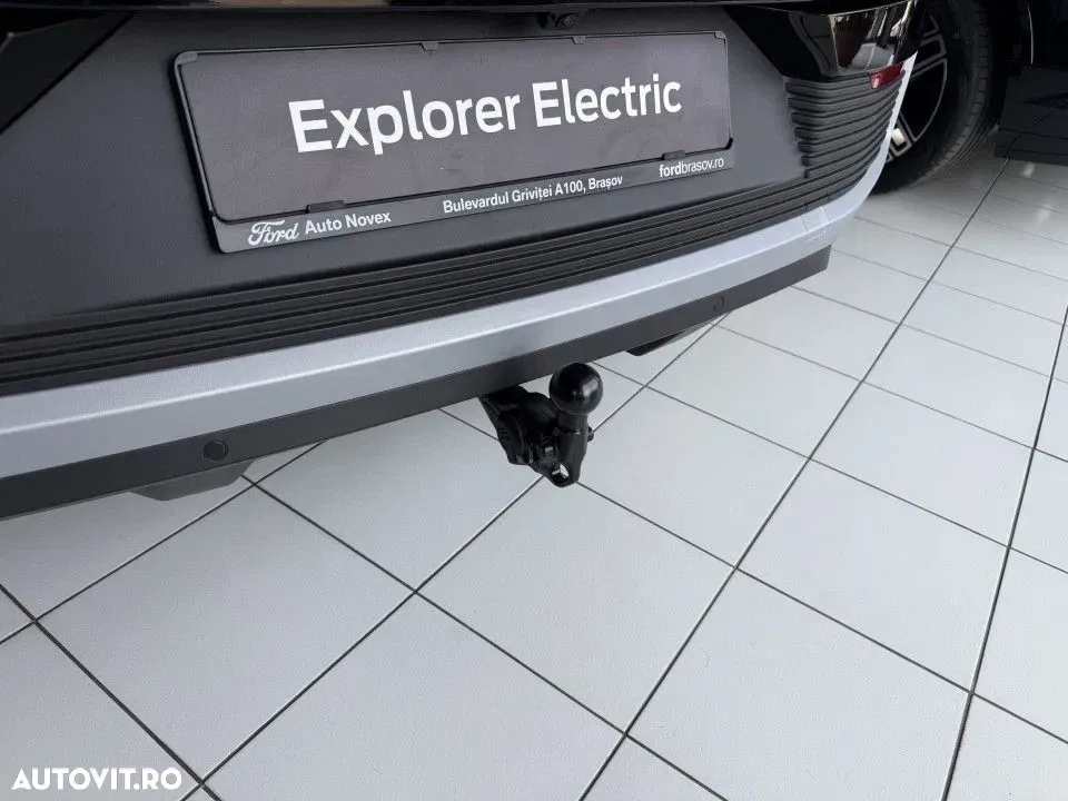 Ford Explorer — imagine 4