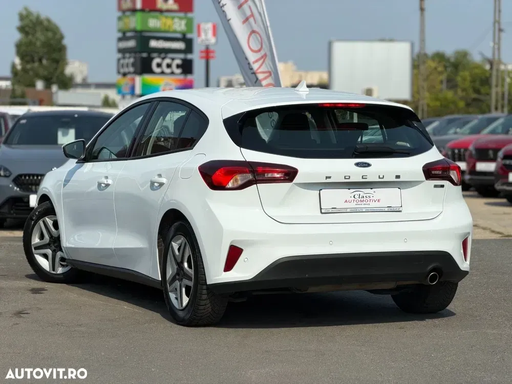 Ford Focus — imagine 5