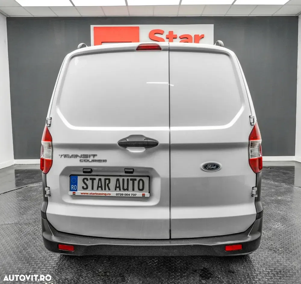 Ford Courier — imagine 5