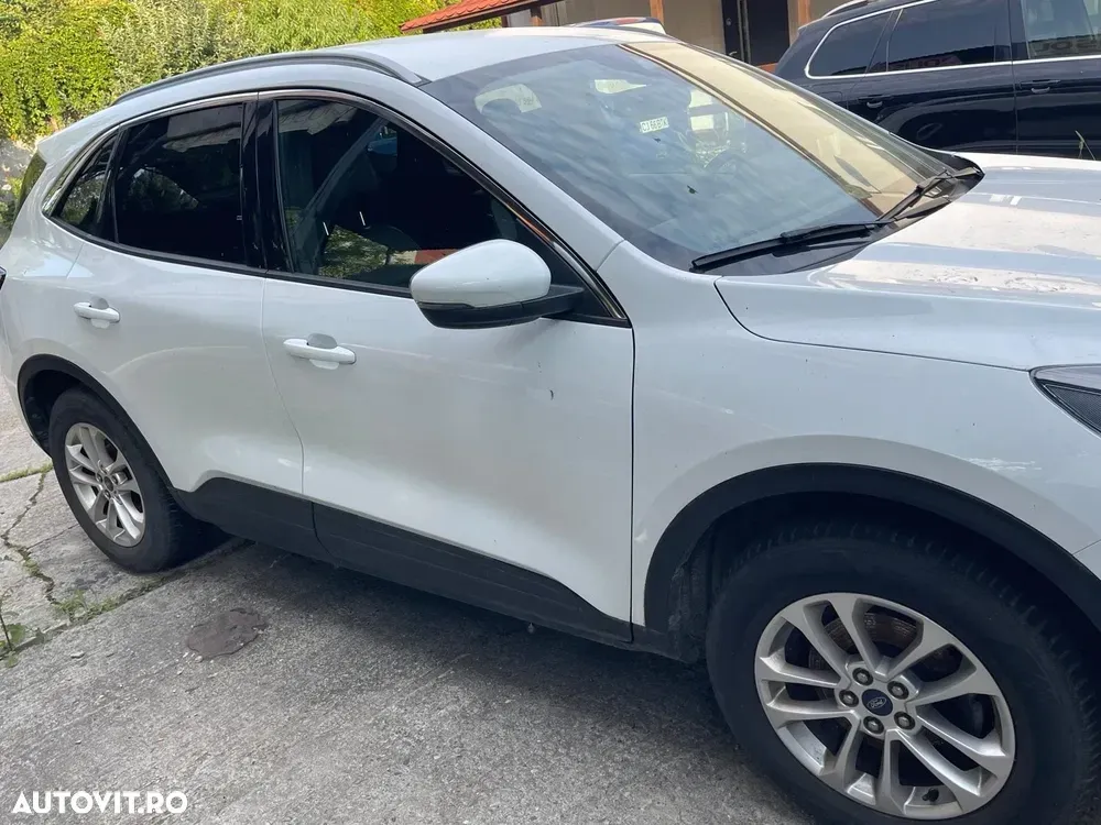 Ford Kuga — imagine 5