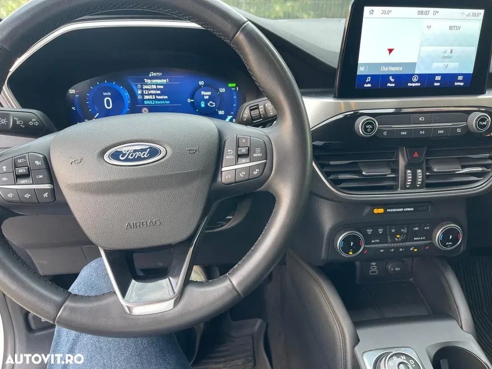 Ford Kuga — imagine 3