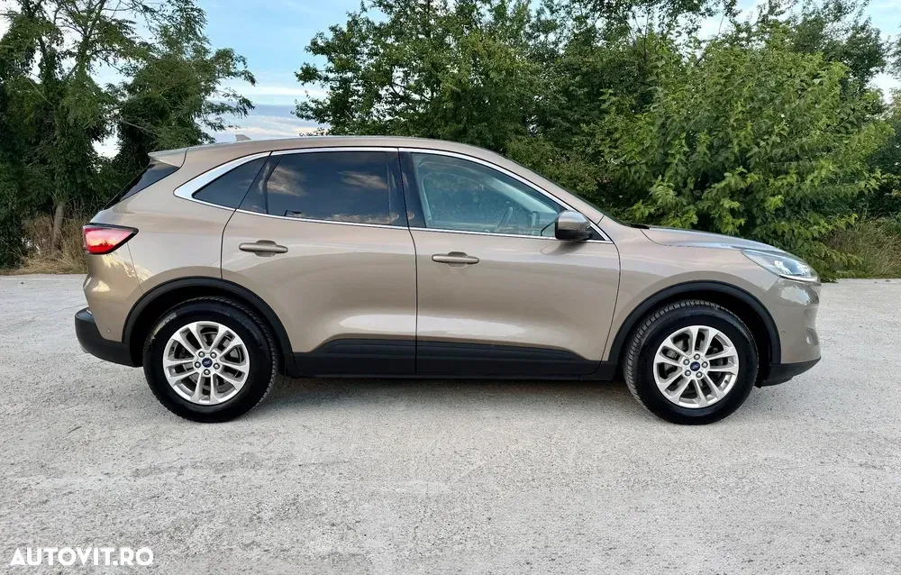 Ford Kuga III 2.0 EcoBlue A8 AWD Titanium — imagine 5