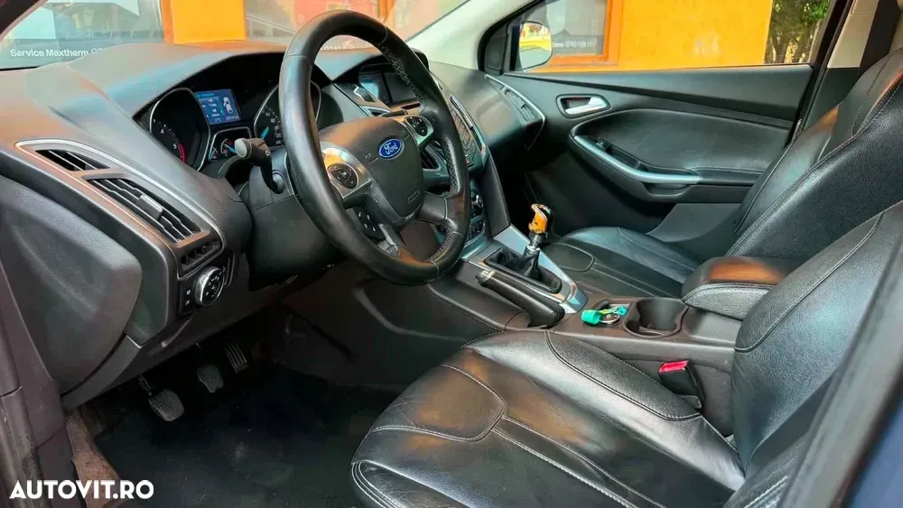 Ford Focus — imagine 5