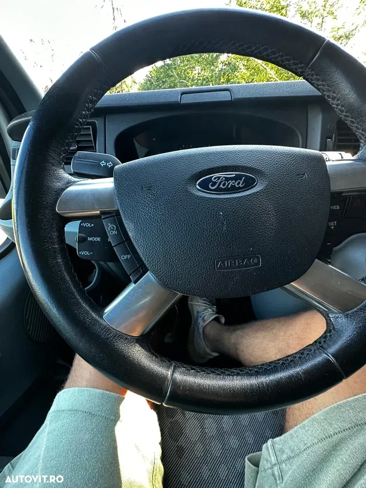 Ford Transit — imagine 4