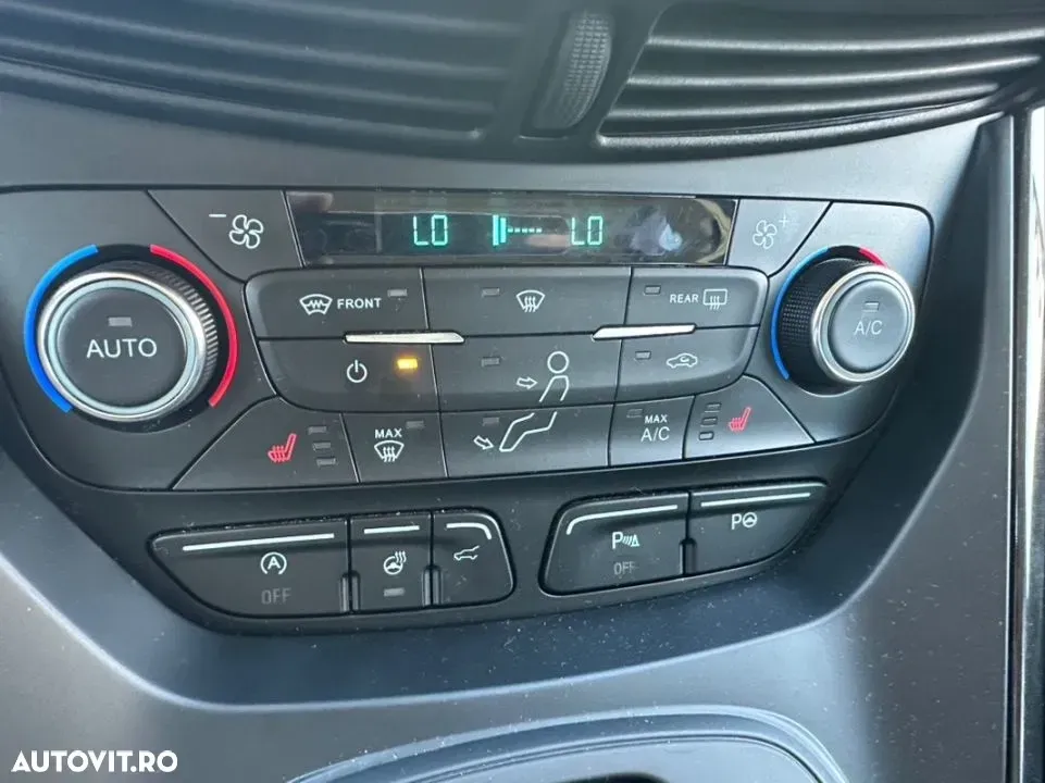 Ford Kuga 2.0 TDCi 4WD Powershift Titanium — imagine 5