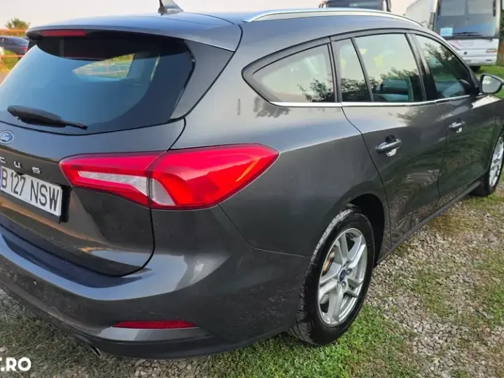 Ford Focus MK4 1.5 EcoBlue Start-Stopp-System Aut. COOL&CONNECT DESIGN