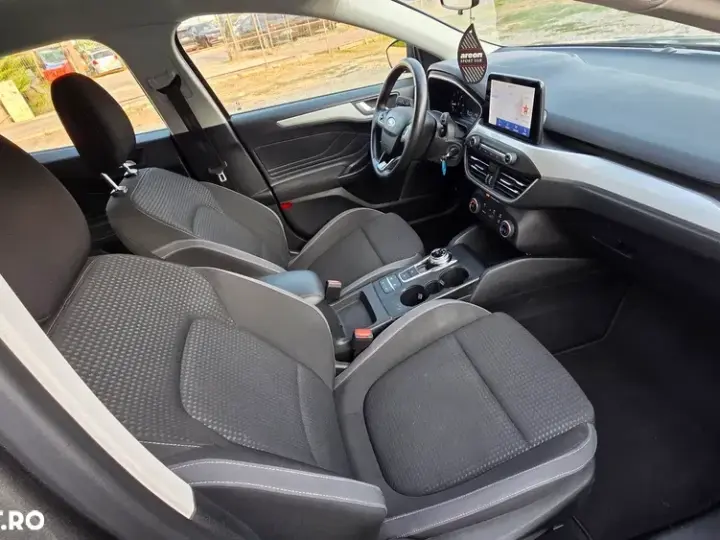 Ford Focus MK4 1.5 EcoBlue Start-Stopp-System Aut. COOL&CONNECT DESIGN