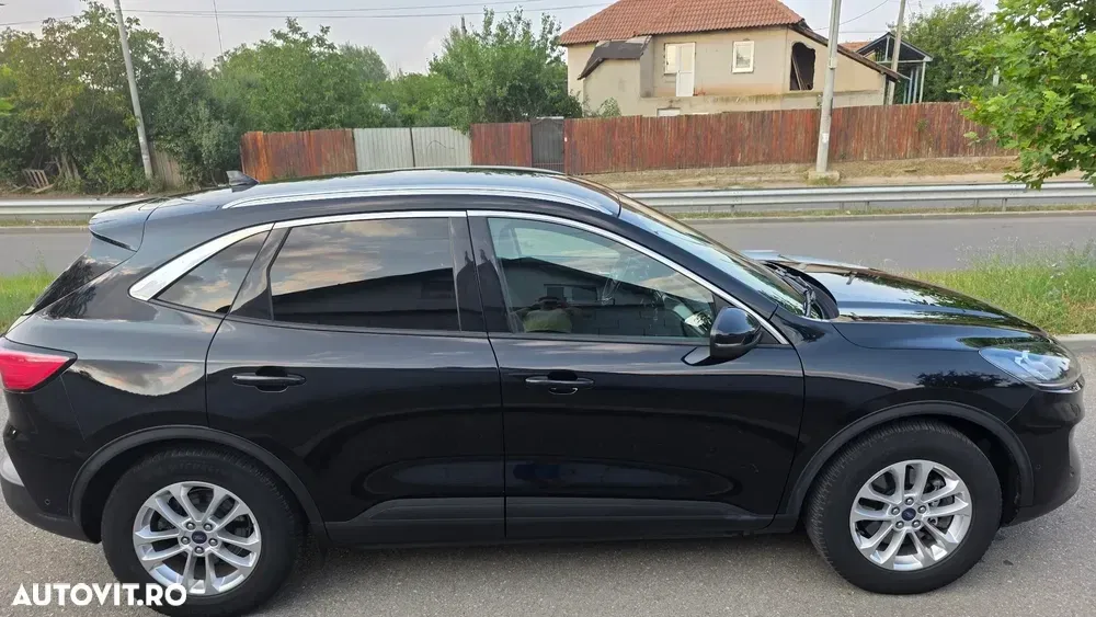 Ford Kuga III 2.5 Duratec PHEV Titanium — imagine 3