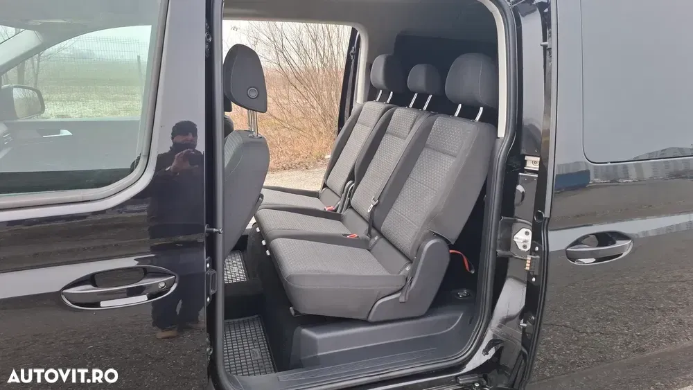 Ford Tourneo Connect 2.0L EcoBlue SWB Titanium — imagine 6