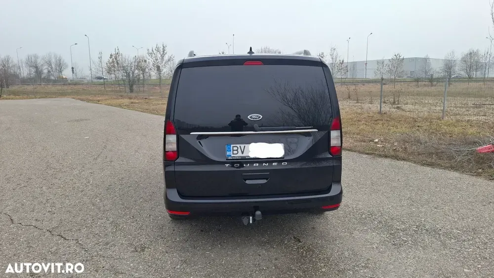 Ford Tourneo Connect 2.0L EcoBlue SWB Titanium — imagine 5