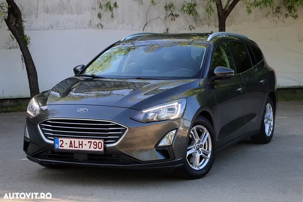 Ford Focus MK4 1.0 EcoBoost Titanium — imagine 2