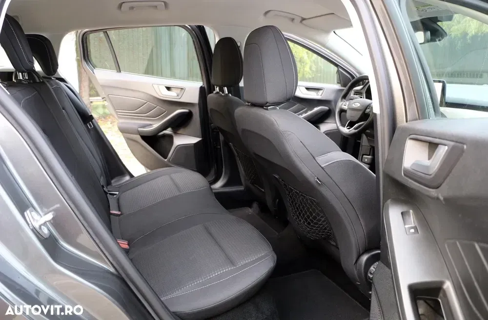 Ford Focus MK4 1.0 EcoBoost Titanium — imagine 6