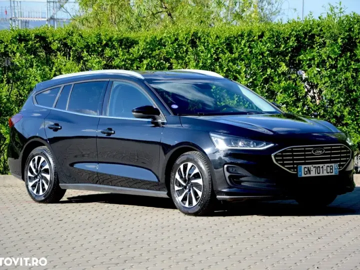Ford Focus MK4 1.0 EcoBoost Hybrid TITANIUM X