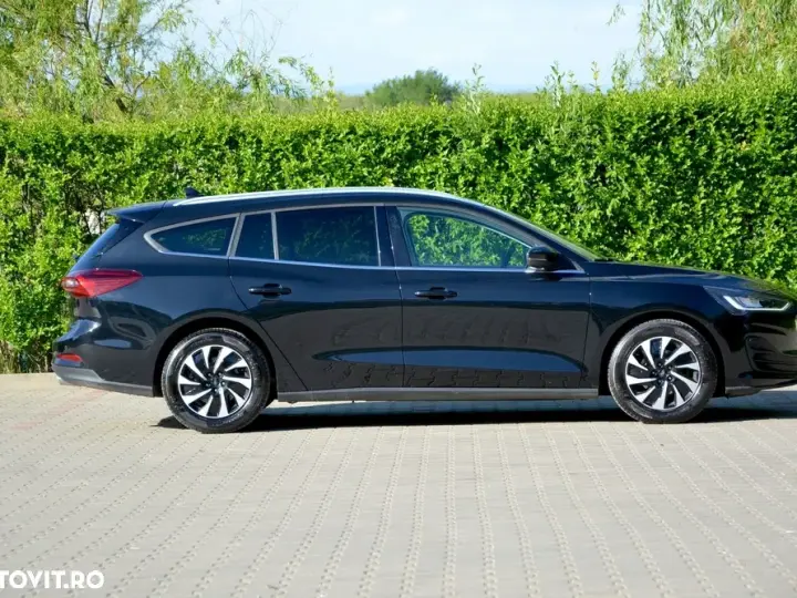 Ford Focus MK4 1.0 EcoBoost Hybrid TITANIUM X