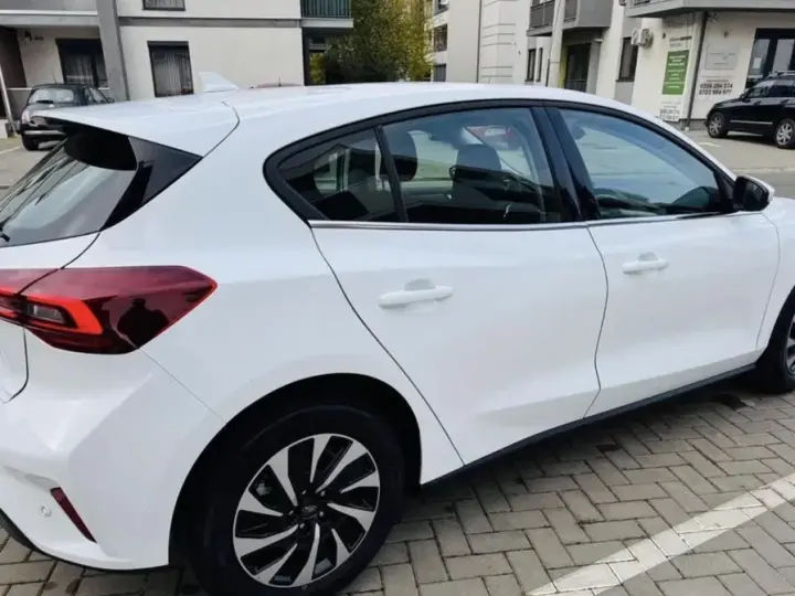 Ford Focus MK4 1.0 EcoBoost Titanium