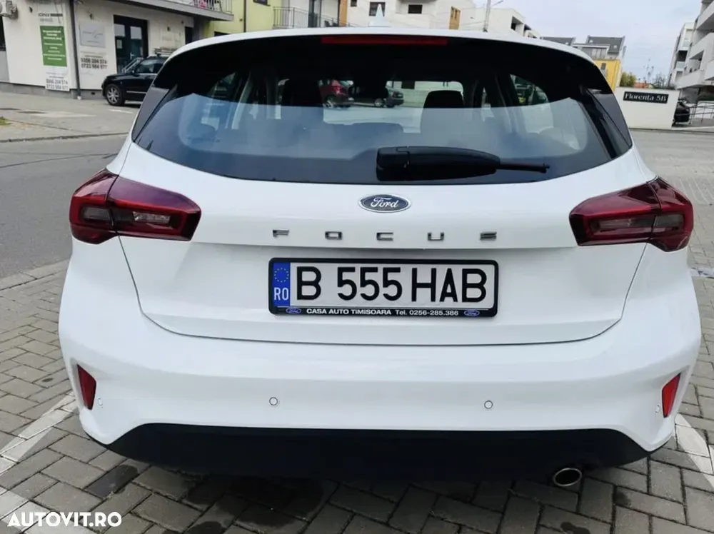 Ford Focus MK4 1.0 EcoBoost Titanium — imagine 4