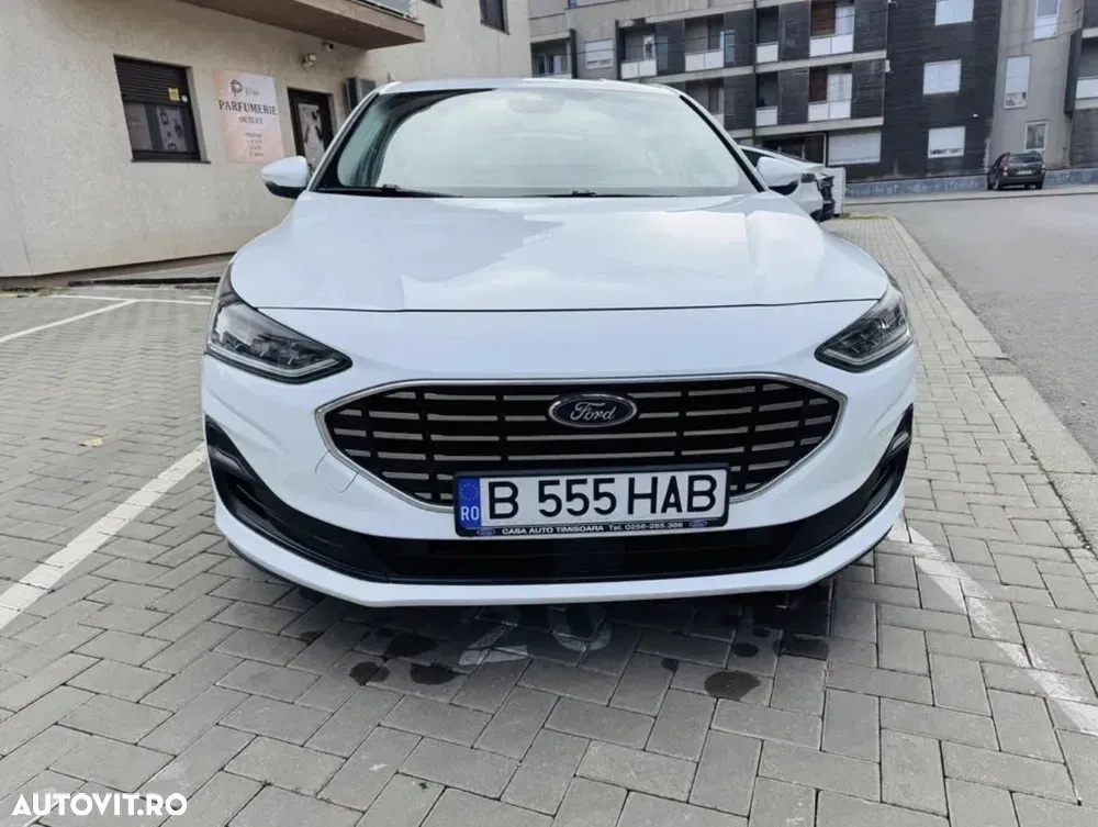 Ford Focus MK4 1.0 EcoBoost Titanium — imagine 5
