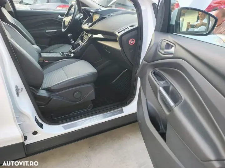 Ford Kuga II 1.5 TDCi 2x4 Titanium