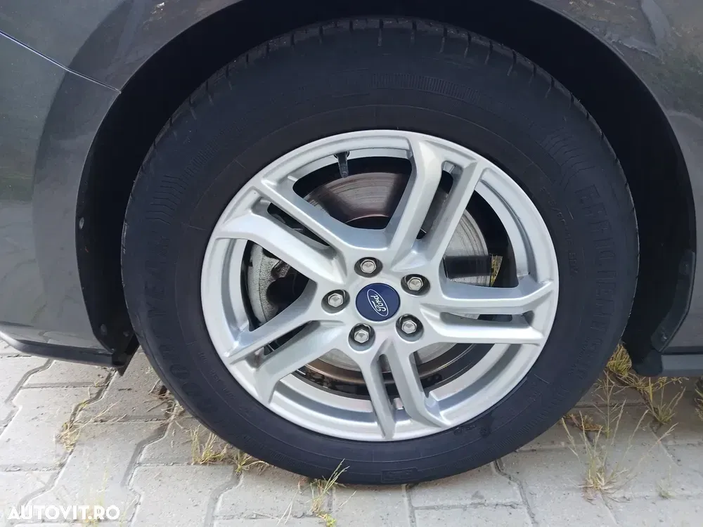 Ford Focus MK4 1.0 EcoBoost Connected — imagine 6