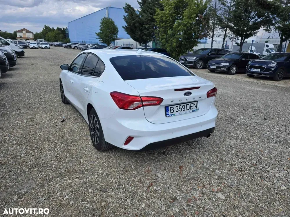 Ford Focus — imagine 5