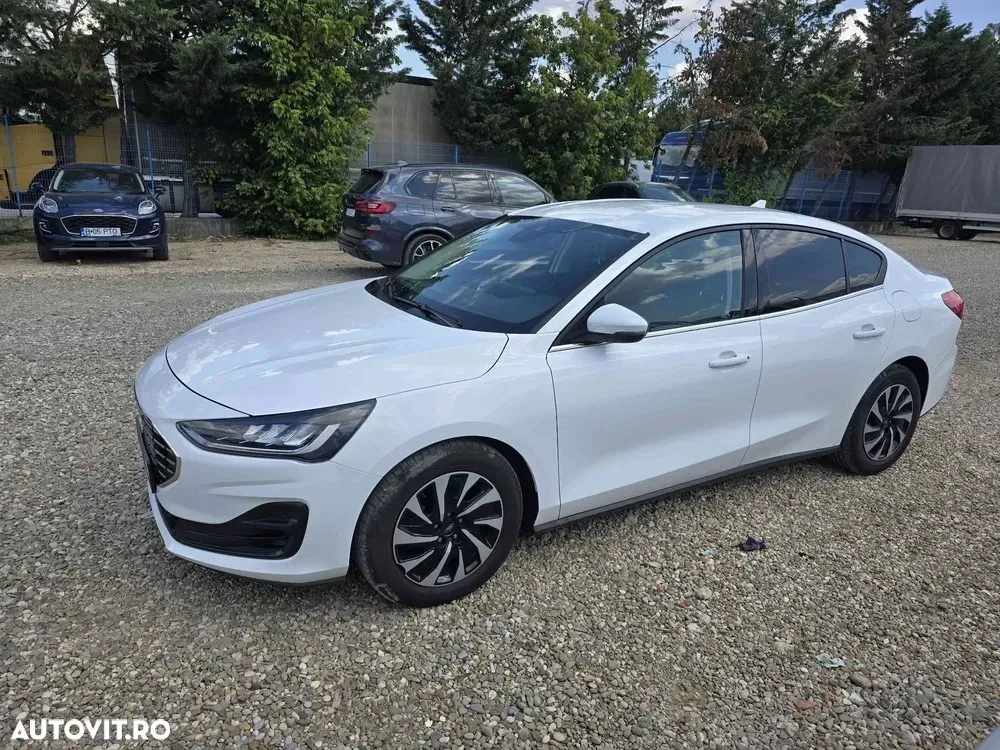Ford Focus — imagine 4