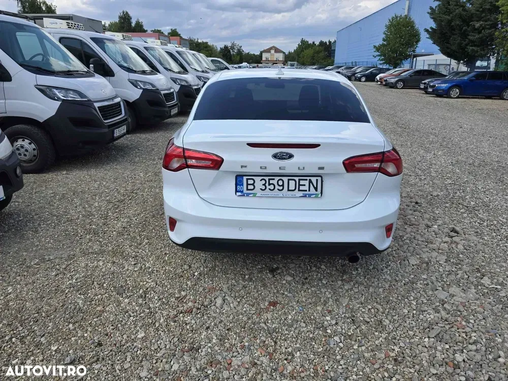 Ford Focus — imagine 6