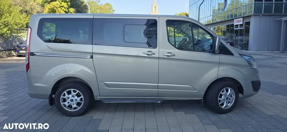 Ford Tourneo Custom — imagine 3