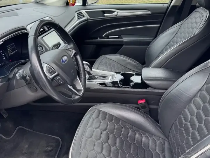 Ford Mondeo IV 2.0 HEV Vignale