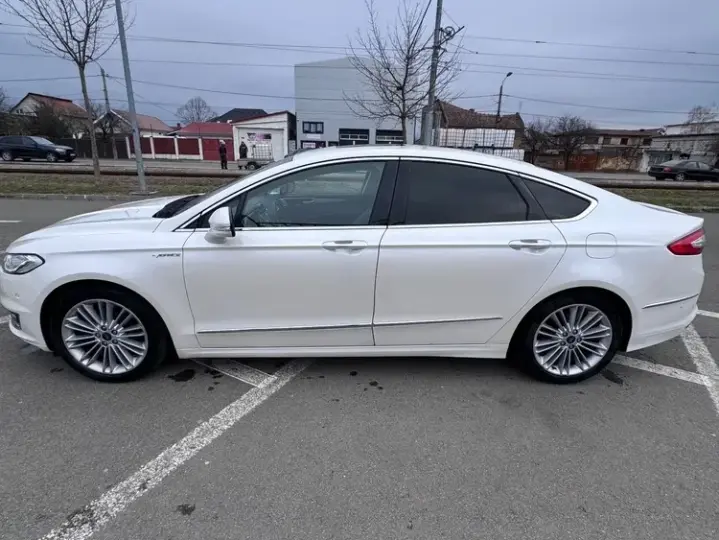 Ford Mondeo IV 2.0 HEV Vignale