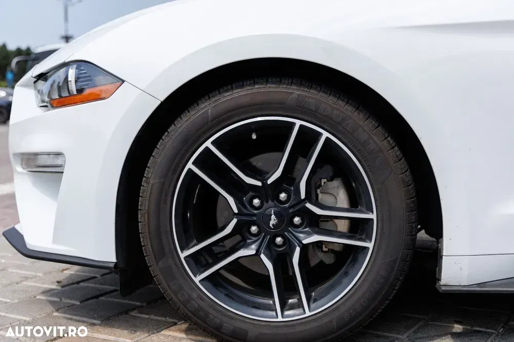Ford Mustang — imagine 3