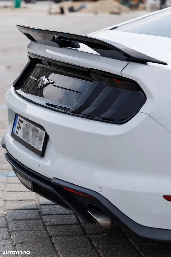 Ford Mustang — imagine 5