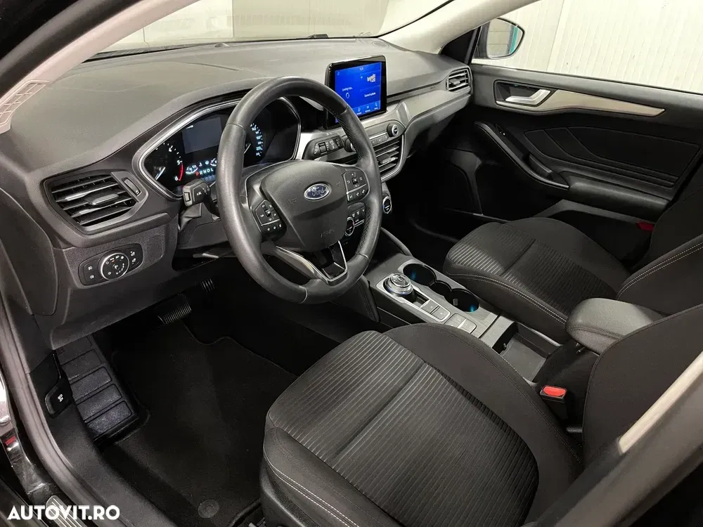 Ford Focus MK4 1.5 EcoBlue Titanium — imagine 5