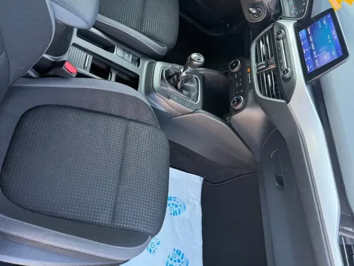 Ford Focus MK4 1.0 EcoBoost Start-Stopp-System COOL&CONNECT