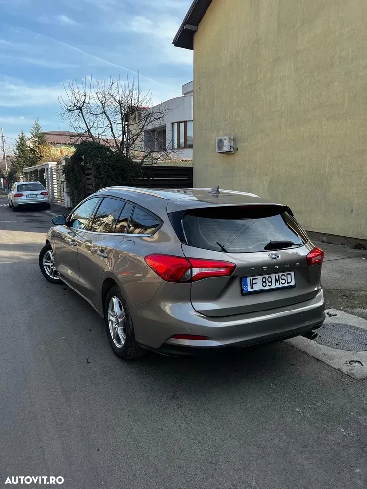 Ford Focus — imagine 4