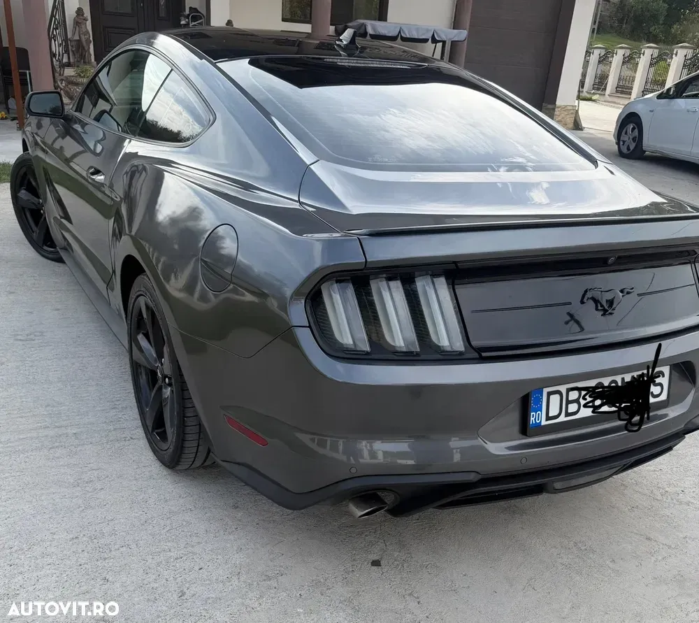 Ford Mustang — imagine 5